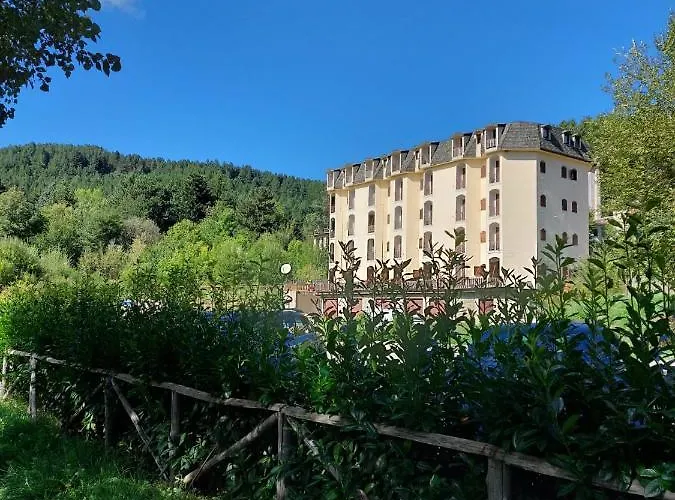 Miralago לוריקה