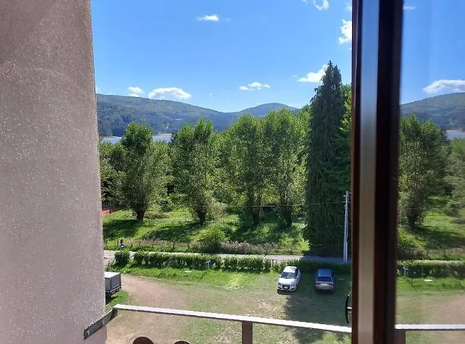 Miralago * לוריקה